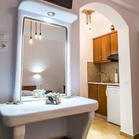 Ioanna Adamantas (Milos)